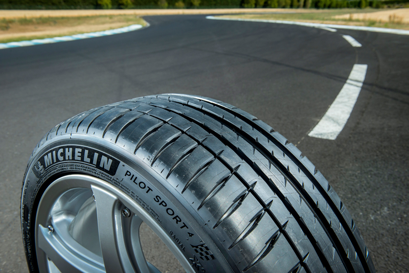 купить шины Michelin Pilot Sport 4 245/40 R19 98Y XL S1 * с гарантией