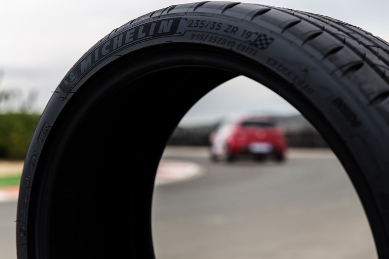купить шины Michelin Pilot Sport 4 S 245/40 R19 98Y MO1 с гарантией